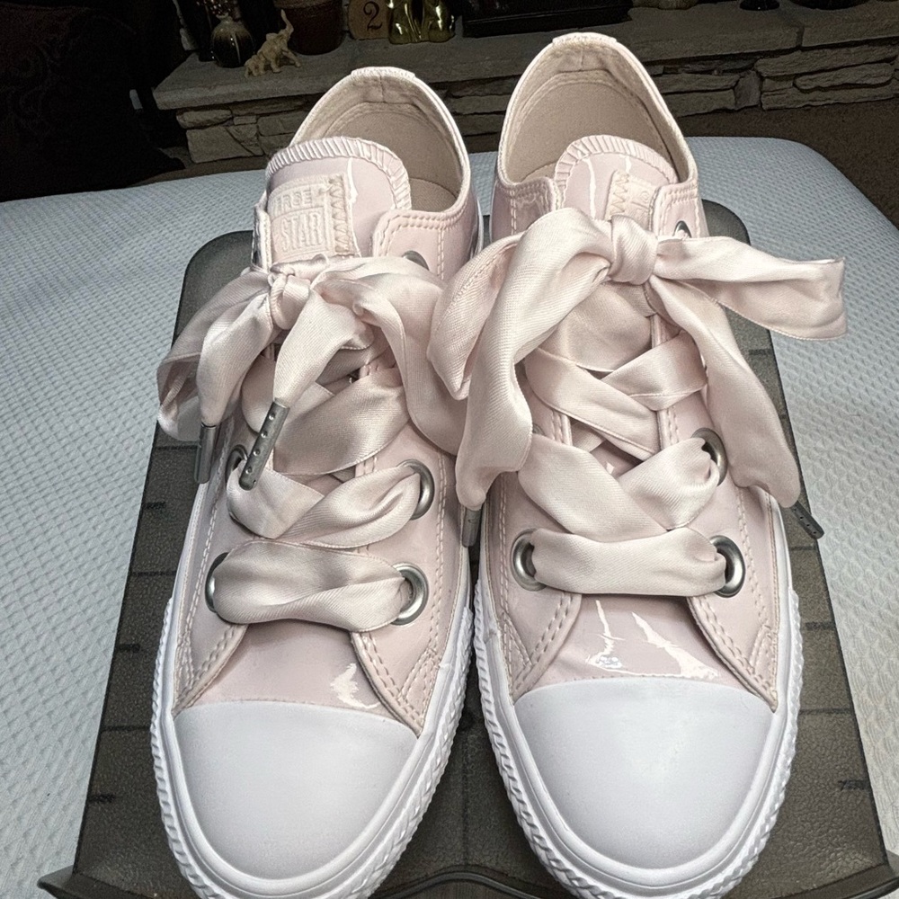 Pink Converse - Picture 9 of 10